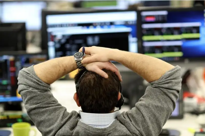 بورس لندن سقوط کرد/ افزایش نگرانی از موج تازه تورم در انگستان