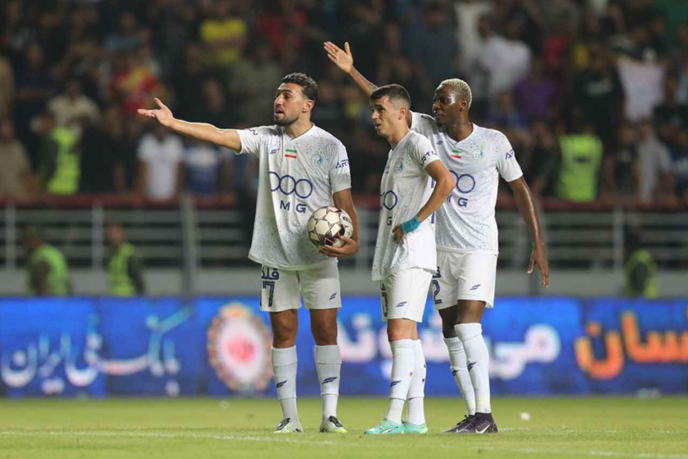 بازیکنان خارجی‌ استقلال بر می‌گردند