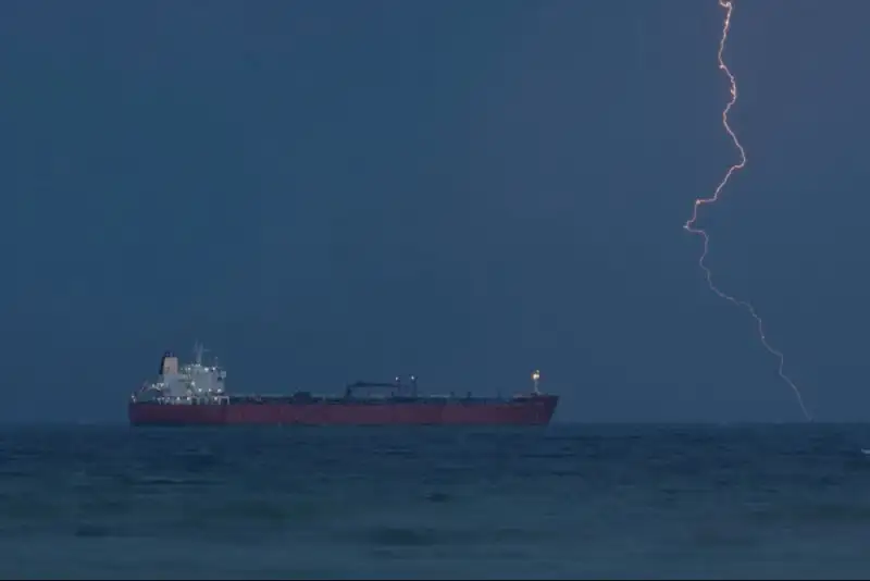 قیمت نفت جهشی شد؛ ترامپ عقب‌نشینی کرد