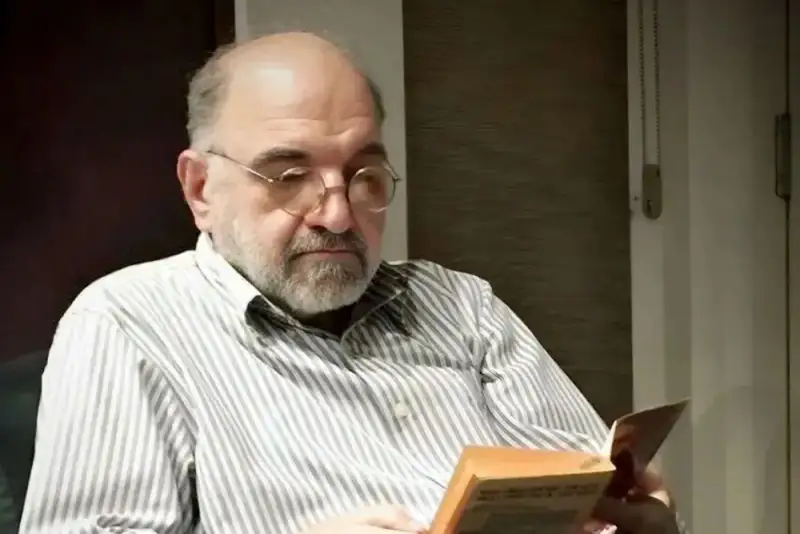 عبدالکریم سروش: سربازان و مدافعان مسلح کشور جهانیان را به حیرت انداخته‌اند