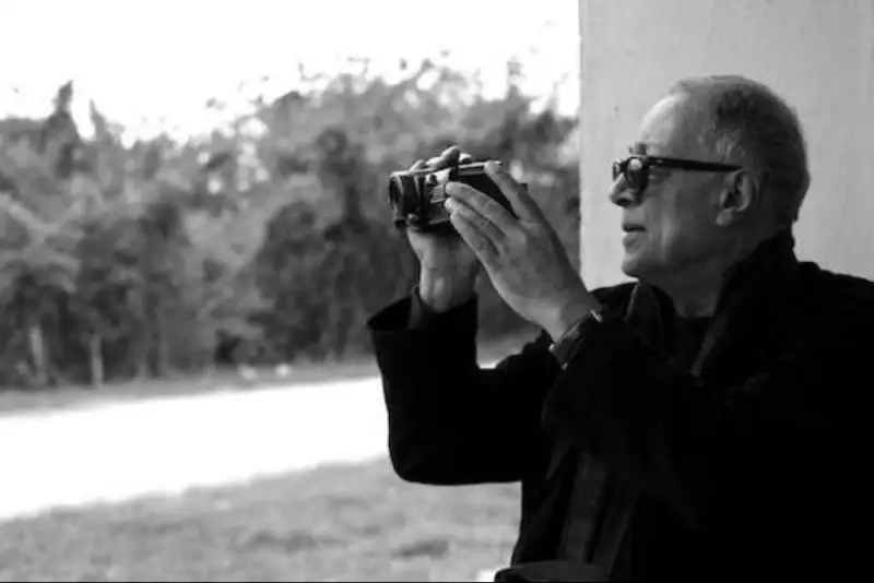 خانه عباس کیارستمی در حمله به تهران آسیب دید