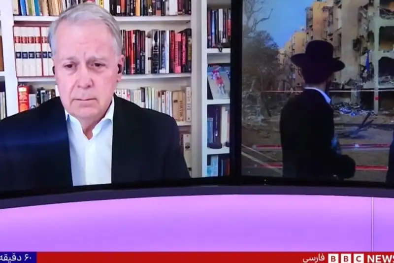 اعتراف افسر اطلاعاتی آمریکا؛ ایران باهوش و تسلیم‌ناپذیر، ترامپ مجنون و دیوانه!