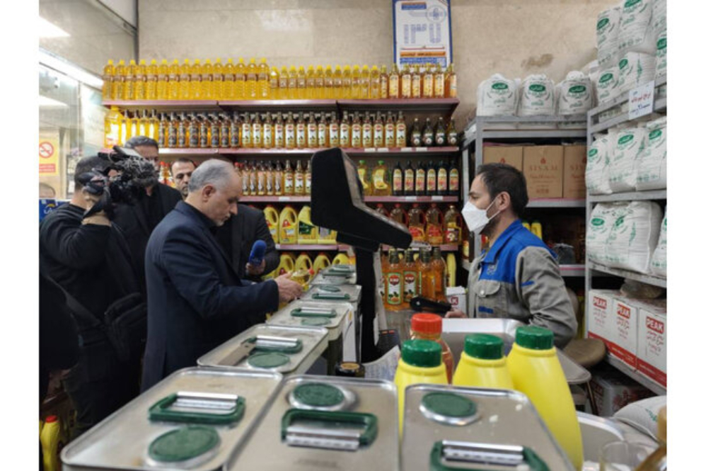 بررسی تأمین کالاهای اساسی در بازدید میدانی وزیر دادگستری از تهران