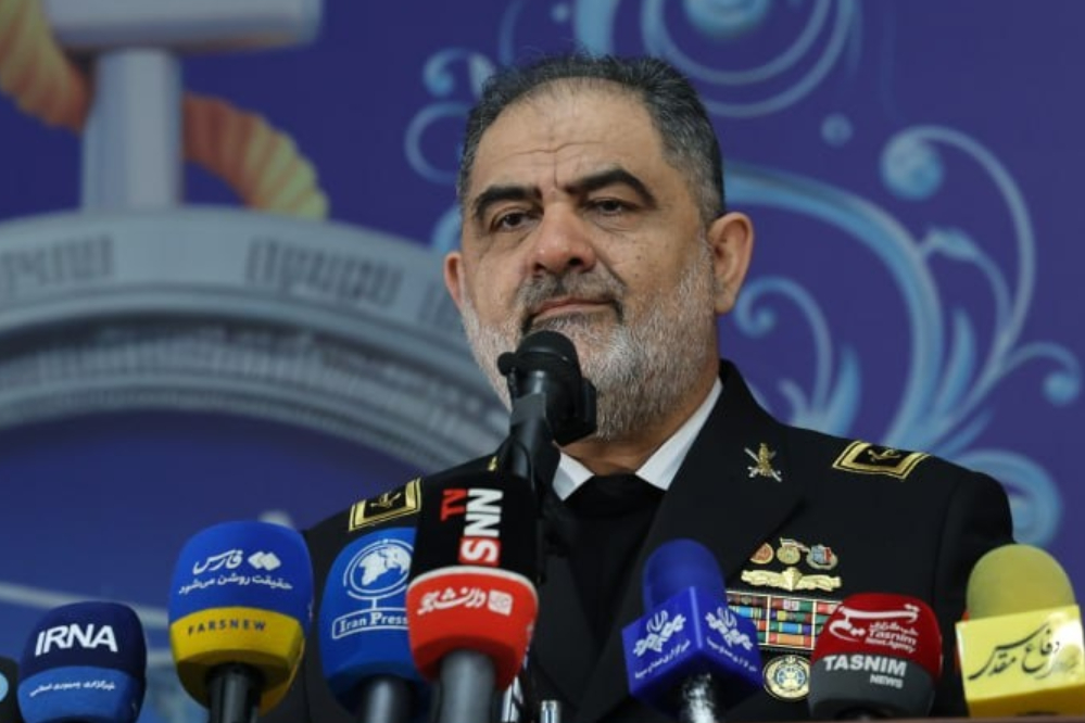 دریادار ایرانی: ایران تحرکات ناوگروه آبراهام لینکلن را همواره رصد می‌کند