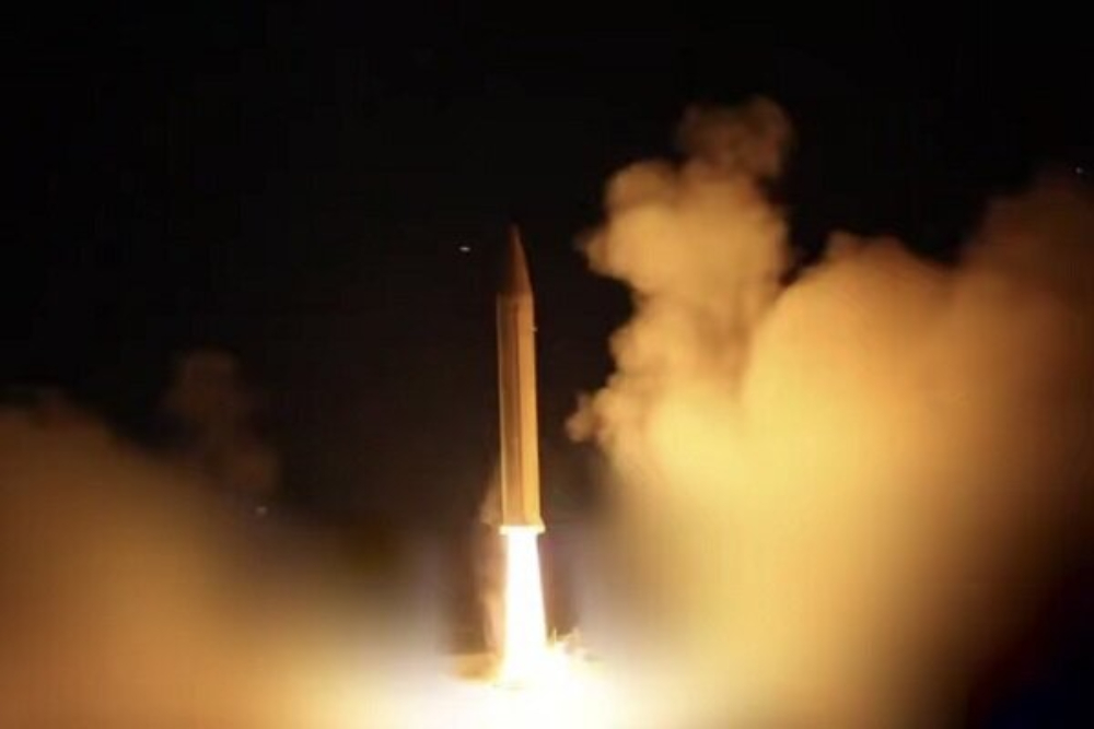 شبکه 12 عبری از حجم انبوه موشکهای شلیک شده از ایران و لبنان خبر داد