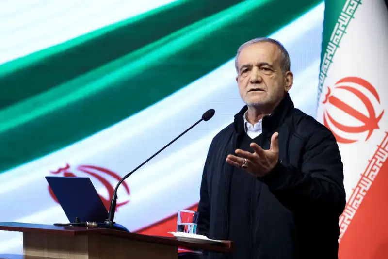 پزشکیان در تماس با رئیس‌جمهور عراق بر ادامه دفاع در برابر هرگونه تجاوزگری تاکید کرد