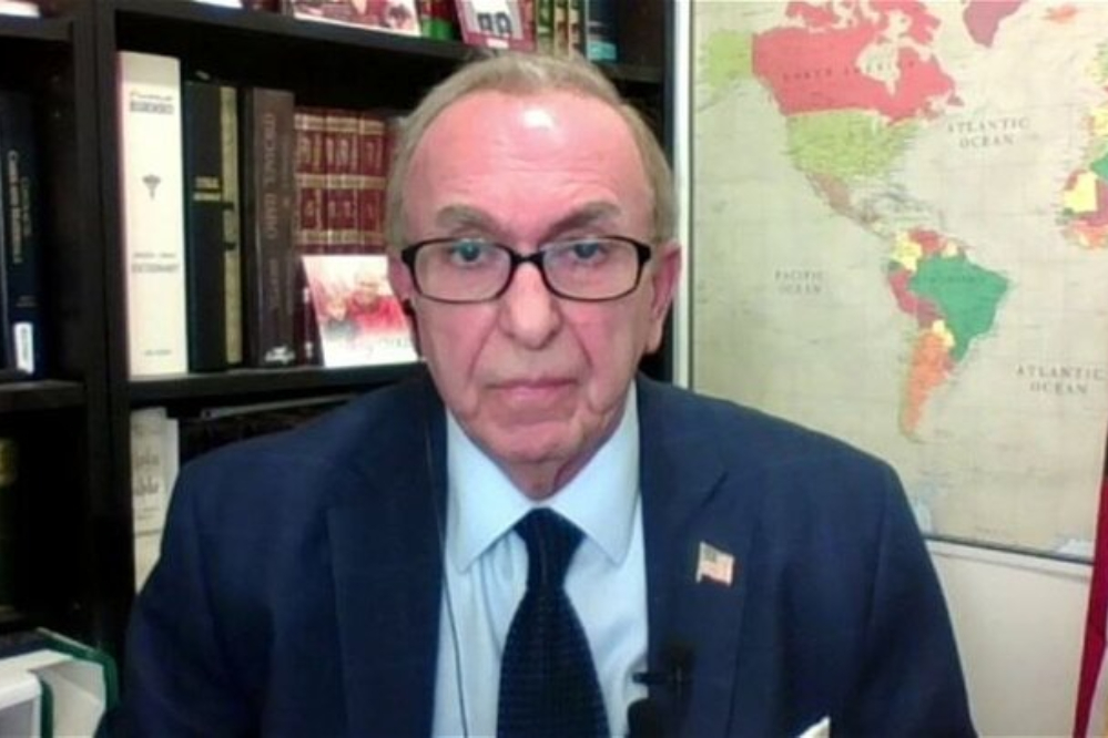 مشاور ترامپ: کشورهای عربی باید هزینه‌های جنگ را  به آمریکا پرداخت کنند!