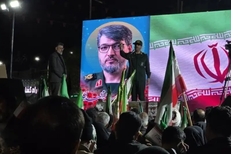 سردار مهدیان: به زودی شگفتانه‌هایی را به رخ دشمن می‌کشیم