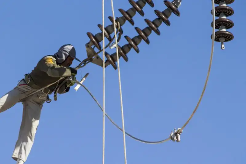 ترمیم سریع خسارت‌های شبکه برق تهران