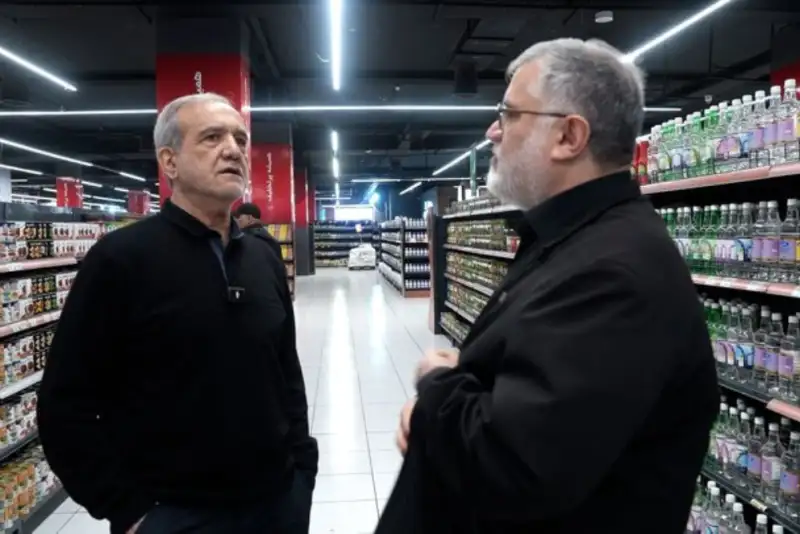 بازدید میدانی پزشکیان از زنجیره تأمین کالاهای اساسی در تهران