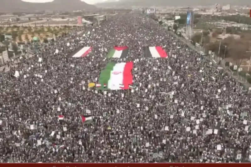 میلیون‌ها یمنی به حمایت ایران و فلسطین برخاستند