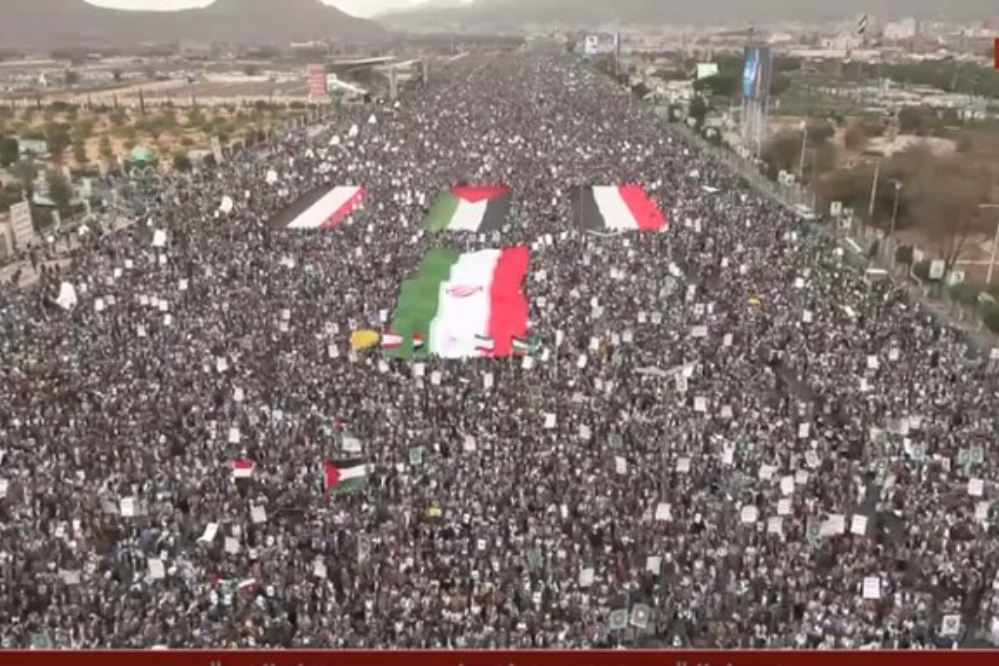 میلیون‌ها یمنی به حمایت ایران و فلسطین برخاستند