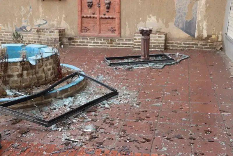 آسیب به کاخ‌موزه سلیمانیه کرج  در حملات هوایی دشمن