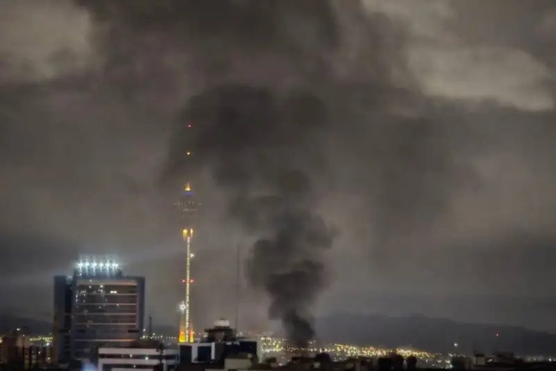 آخرین جزییات حمله دشمن آمریکایی-صهیونی/انفجار در نقاط مختلف تهران