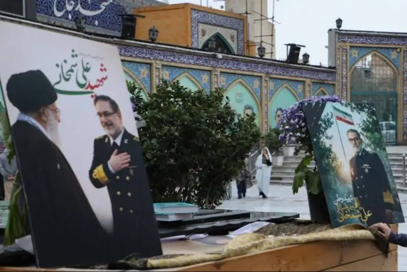 همسر شهید دریاسالار علی شمخانی: فداکاری و صبوری او چراغ راه نسل‌های آینده است