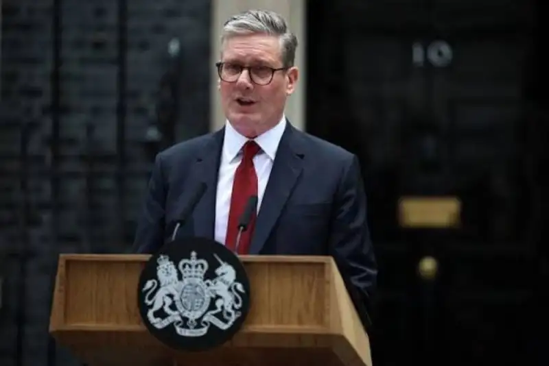 استارمر: باوجود فشارهای ترامپ قرار نیست وارد جنگ با ایران شوم