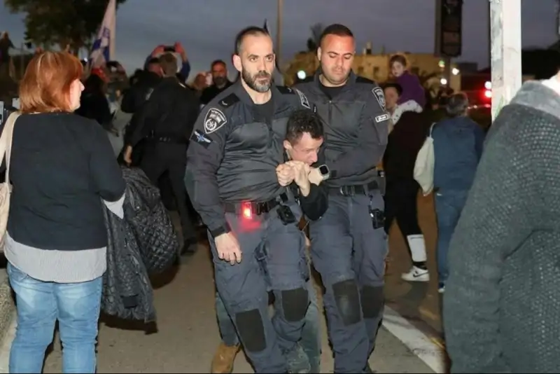 سرکوب شدید صهیونیست‌های مخالف جنگ در تل‌آویو