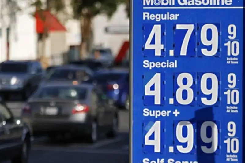 لس آنجلس تایمز: گران‌فروشی بنزین در کالیفرنیا به مرز هشدار رسید