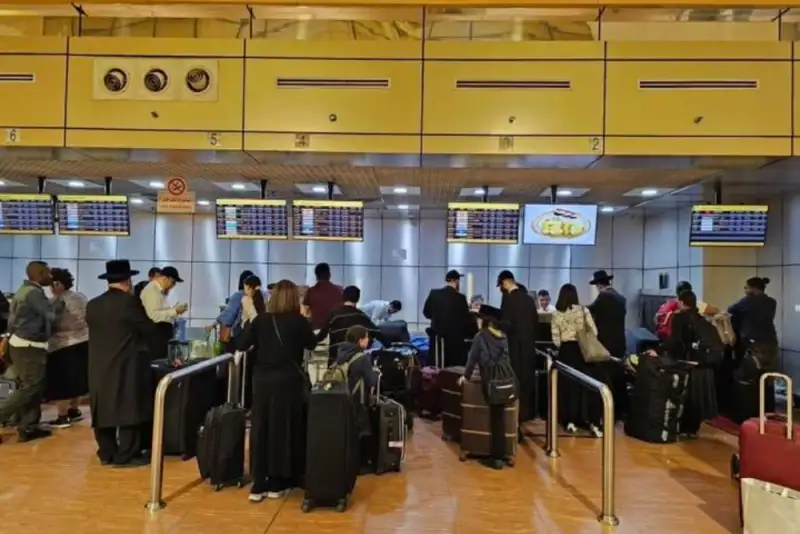 سرگردانی صدها شهرک‌نشین فراری در فرودگاه العقبه اردن