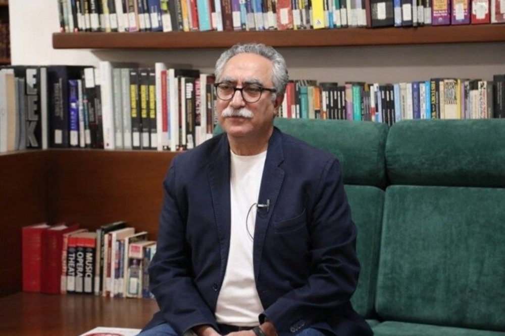 فرهاد توحیدی از وطن نوشت