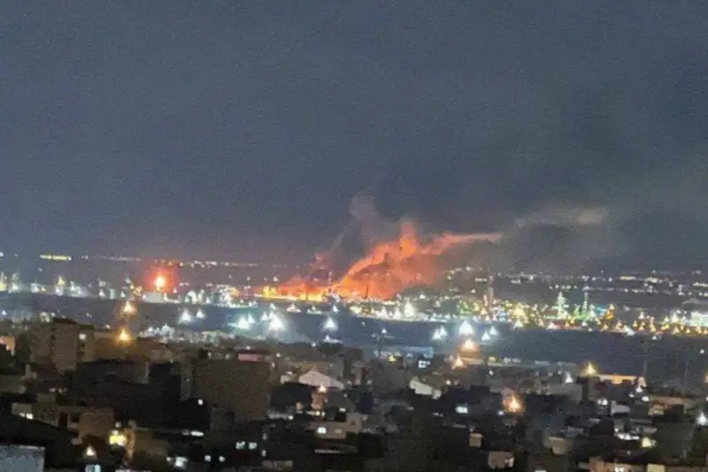 آخرین جزییات حمله دشمن آمریکایی-صهیونی/ حمله به یکی از واحدهای پتروشیمی تبریز