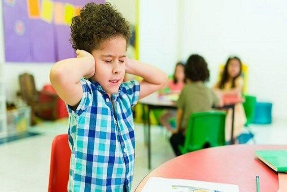 چگونه به کودک مبتلا به اوتیسم در طول جنگ کمک کنیم؟