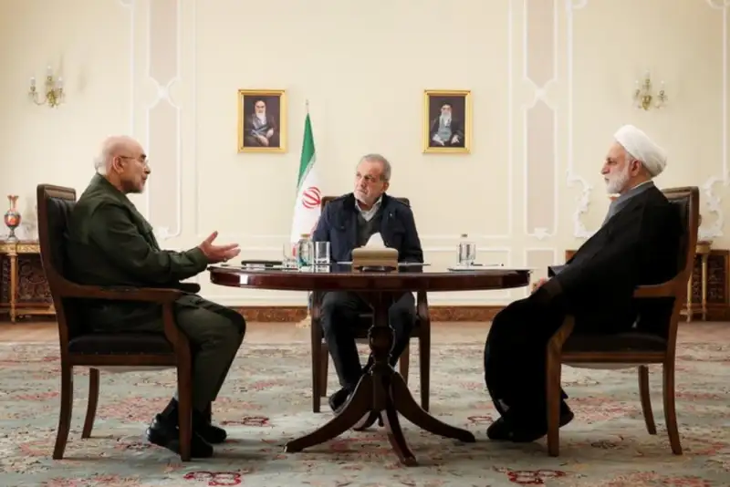 پزشکیان، قالیباف، اژه‌ای و ذوالقدر در یک صف مشغول اداره کشورند