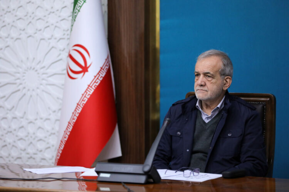 بزشكيان: أي تدخل خارجي تحت أي ذريعة في هذه الحرب ستكون له عواقب خطيرة