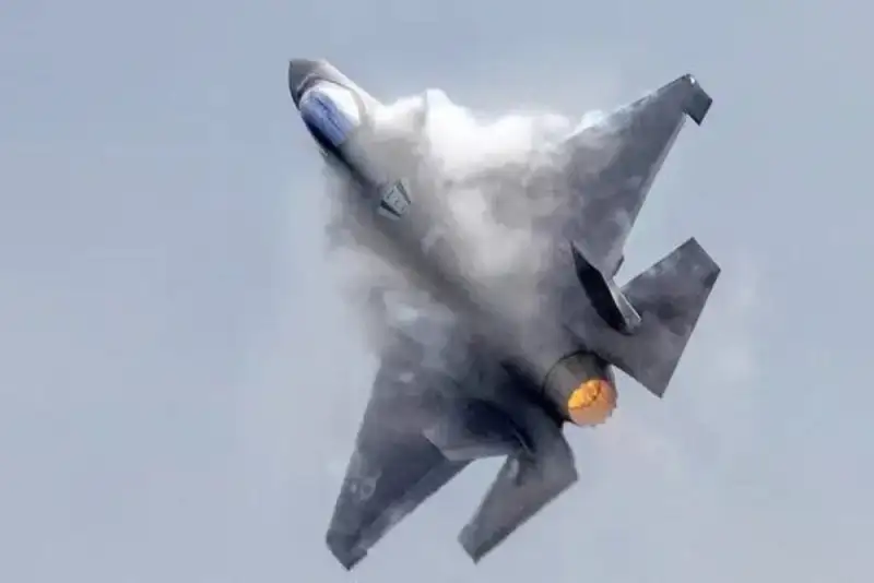 سقوط جنگنده F-35 آمریکا در نوادا