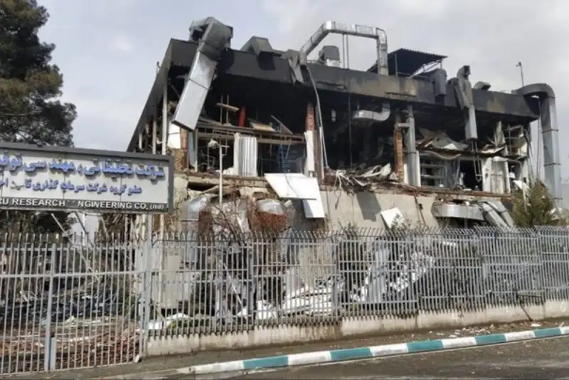 شهادت 11 فعال صنعت دارو و تجهیزات پزشکی