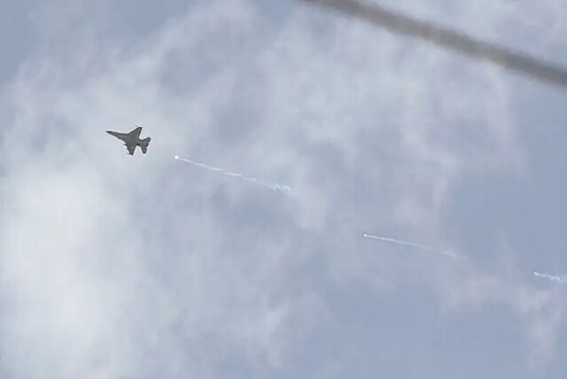 مقابله موشکی حزب الله با جنگنده صهیونیستی در جنوب لبنان