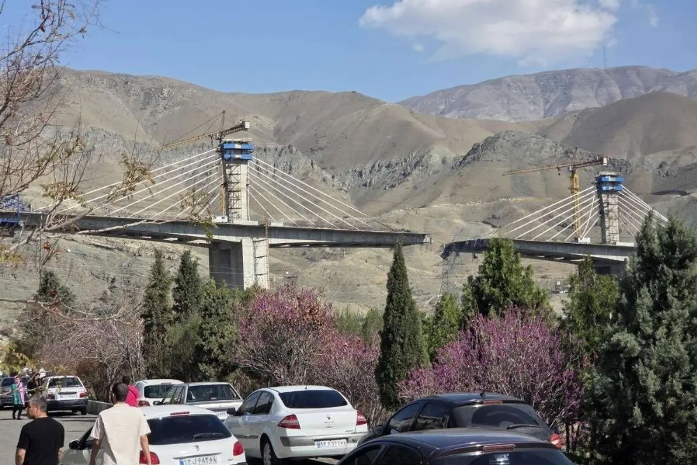 مقام مستعفی سازمان ملل: بمباران پل «بی‌-1» ایران جنایت جنگی است