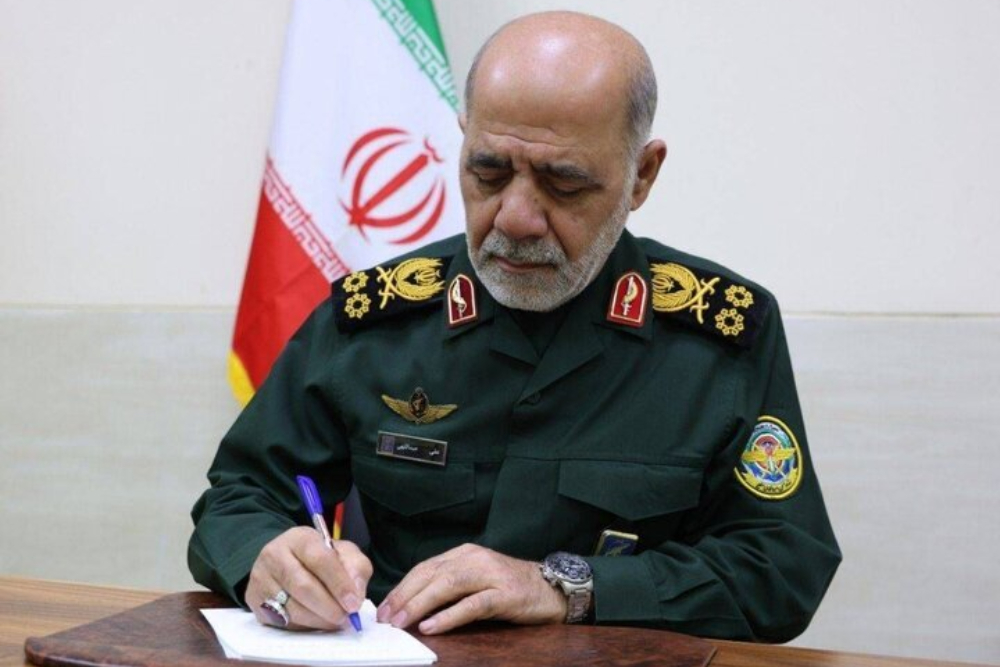 فرمانده قرارگاه مرکزی خاتم‌الانبیا از خانواده کارکنان نیروهای مسلح تقدیر کرد