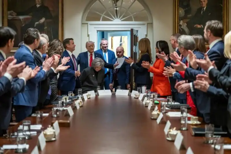 عصبانیت ترامپ از عملکرد وزیران کار و بازرگانی خود