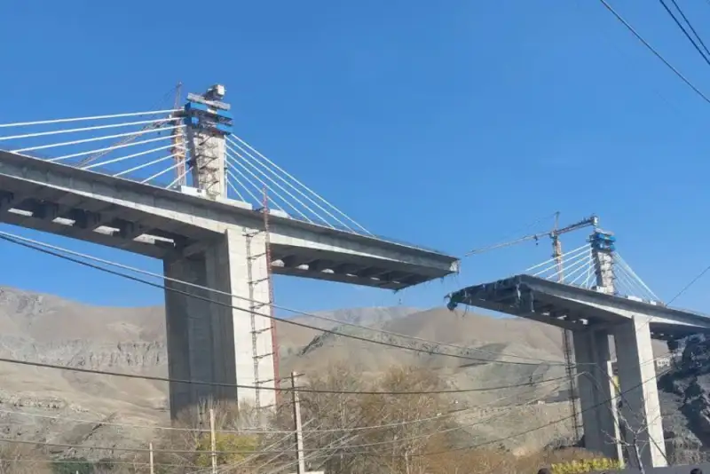 بقائی: خراب‌کردن پل‌های بزرگ، خرابکاران را بزرگ نمی‌کند