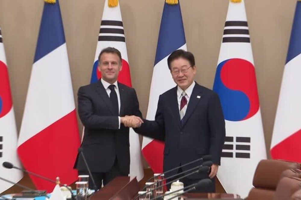 بیانیه مشترک فرانسه و کره جنوبی برای کاهش تنش‌ها و بازگشایی تنگه هرمز