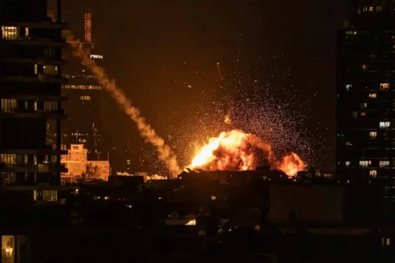 آغاز موج 93 عملیات وعده صادق 4/ وحشت صهیونیست‌ها با حملات سنگین موشکی ایران