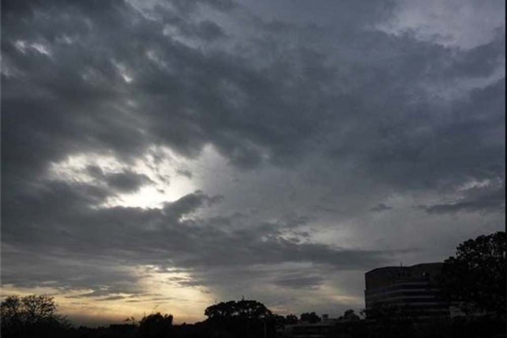 آیا میان تخریب رادارهای کشورهای متخاصم با افزایش بارش‌ها در ایران ارتباط دارد؟