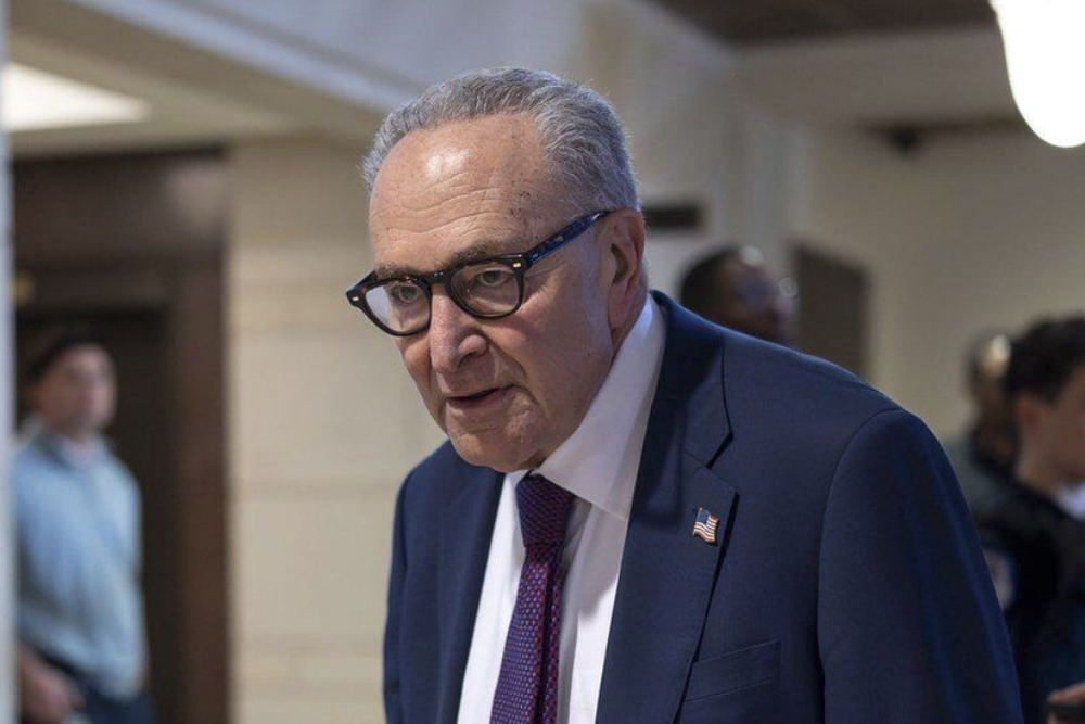 سناتور دموکرات آمریکایی، ترامپ را دیوانه بی‌مهار خواند