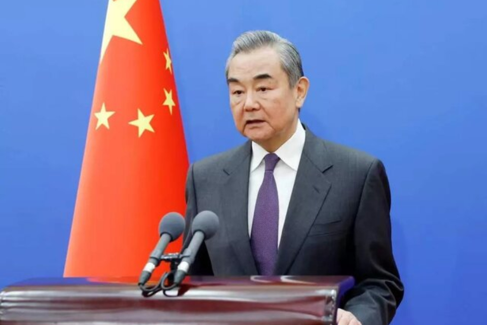 پیشنهاد وزیر خارجه چین برای باز کردن تنگه هرمز