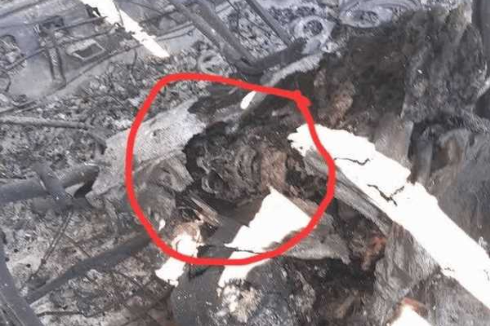 تصویر جمجه سوخته سرباز آمریکایی در میان تجهیزات هواپیمای سی - 130