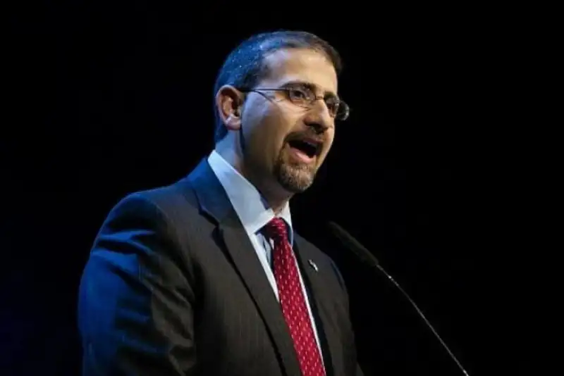 سفیر سابق آمریکا در تل‌آویو: ترامپ دیوانه‌وار به دنبال خروج از بحران جنگ با ایران است