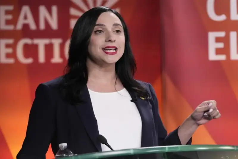 انتقاد نماینده ایرانی‌تبار کنگره آمریکا به بمباران دانشگاه شریف