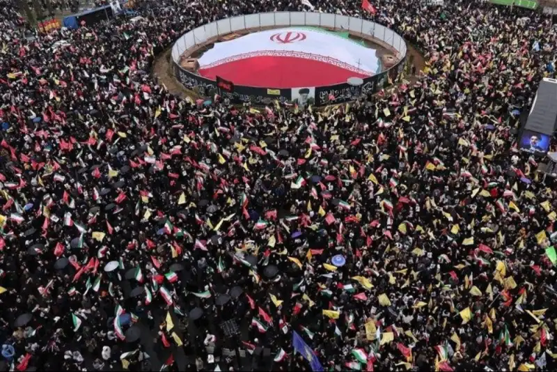 روایت خبرنگار آسوشیتدپرس از تجمعات شبانه مردمی