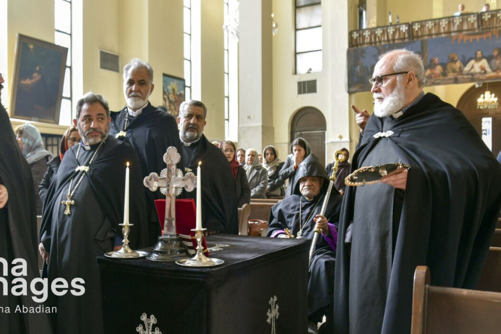 الارامنة في ايران يوجهون تحية اجلال واكبار لروح القائد الشهيد الخامنئي