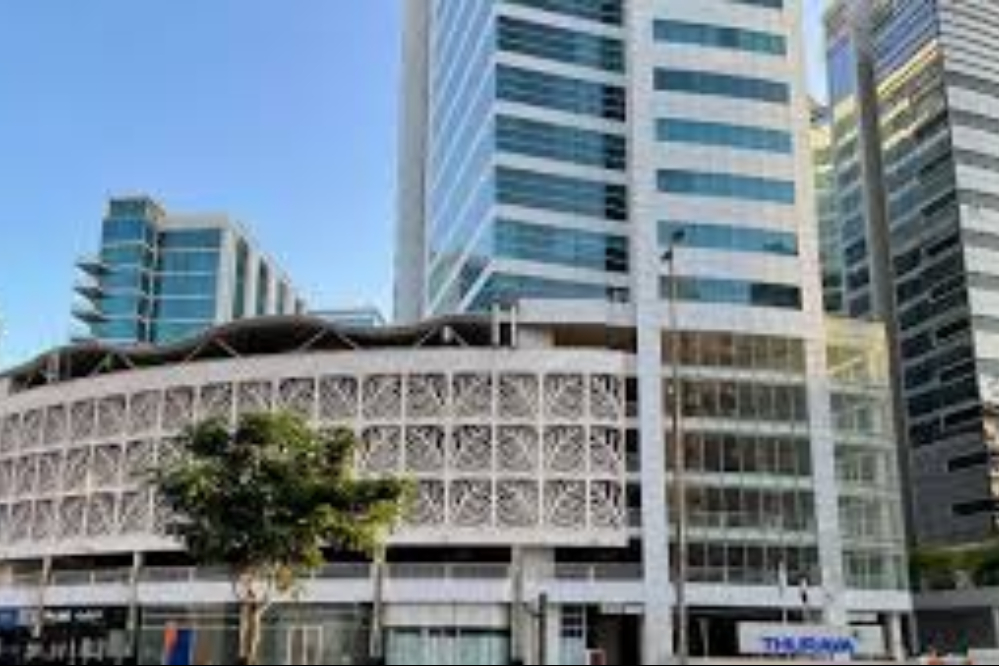 حمله موشکی به ساختمان مخابرات ثریا در شارجه امارات