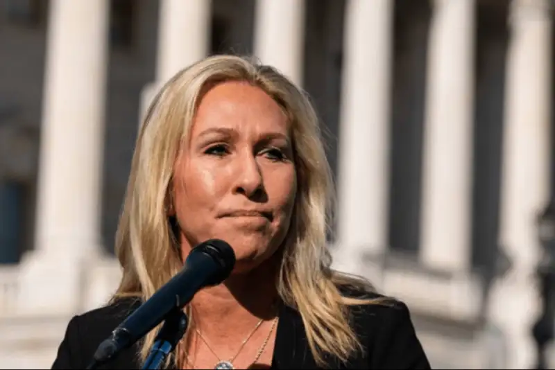 واکنش نماینده سابق کنگره به جنون ترامپ: برکنارش کنید