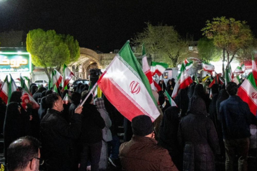 حضور پرشور مردم تهران در شب اربعین رهبرشهید انقلاب