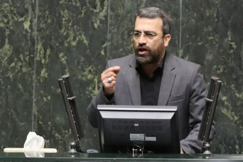 باید به مسئولان اعتماد کنیم