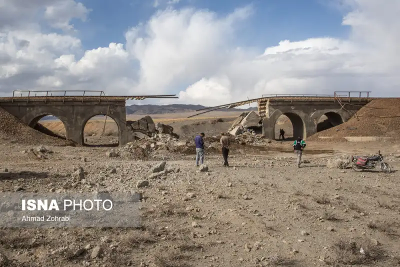 گزارش تصویری| خسارات ناشی از تجاوز آمریکایی صهیونیستی به پل راه آهن در محدوده استان قم